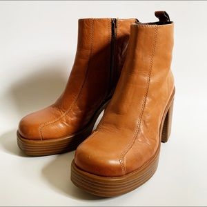 Vagabond Tyra Heeled Booties
